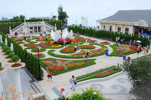 TP. HỒ CHÍ MINH - TRÃI NGHIỆM CẦU VÀNG BÀ NÀ HILLS - NGHỈ DƯỠNG PHỐ CỔ HỘI AN